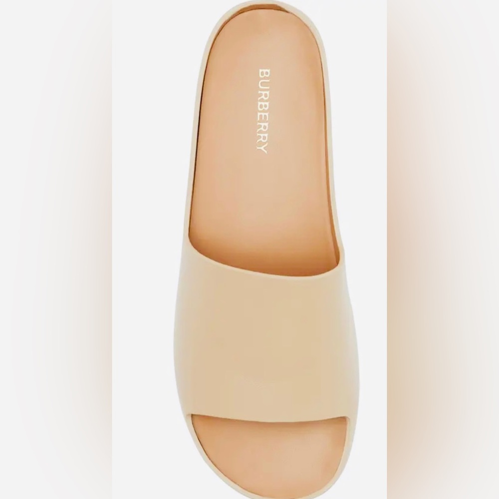 Burberry platform sandals (beige) size 7.5